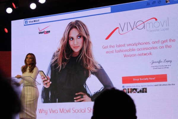 Jennifer-Lopez-Viva-Movil-Facebook-Page-600x400