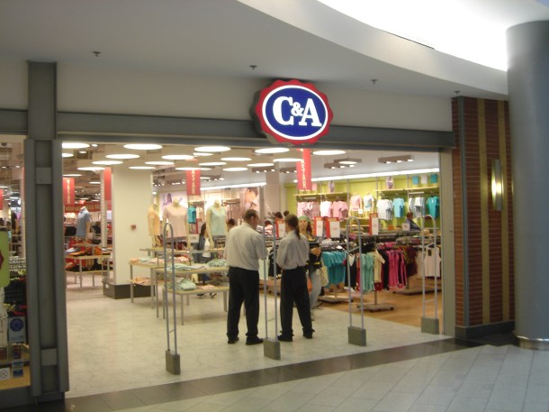 C&A_shop_in_Budapest,_Hungary